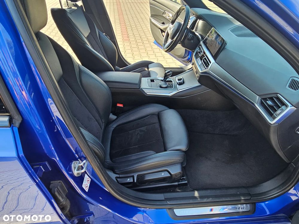 BMW Seria 3 320d xDrive M Sport - 12