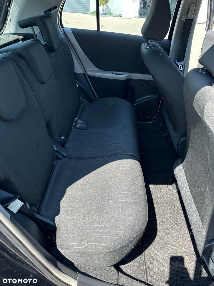 Toyota Yaris 1.33 Sol - 34