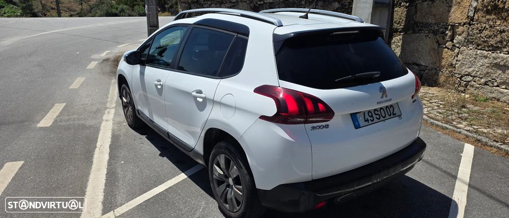 Peugeot 2008 1.2 PureTech Style - 5