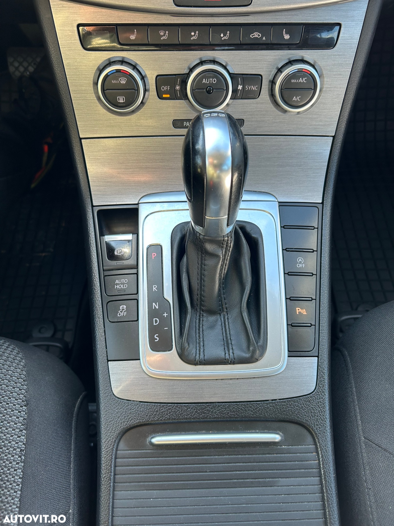 Volkswagen Passat Variant 2.0 Blue TDI DSG SCR Comfortline - 9