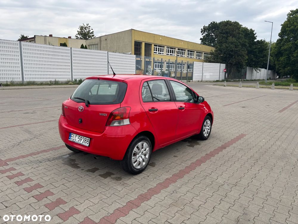 Toyota Yaris - 4