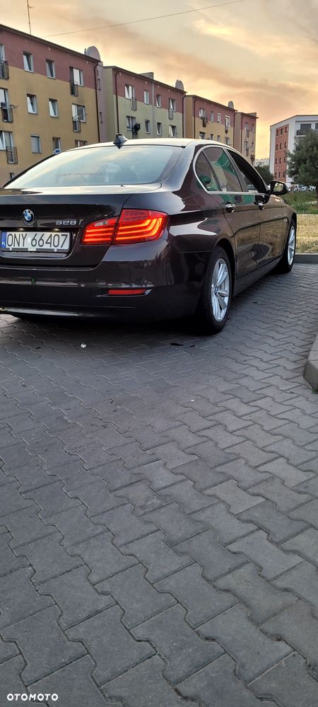 BMW Seria 5 528i xDrive - 5