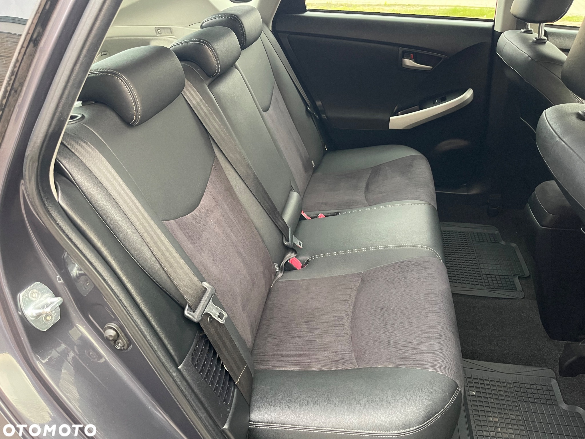 Toyota Prius 1.8 HSD Premium - 22