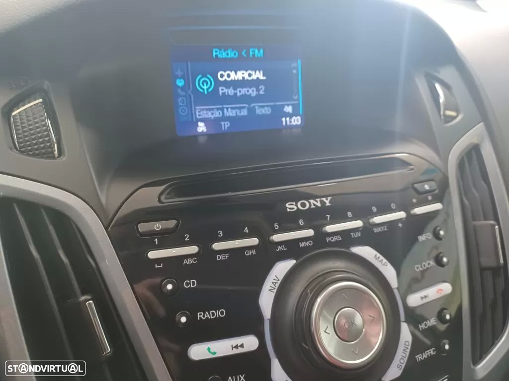 Ford Focus 1.0 EcoBoost S&S TITANIUM - 18
