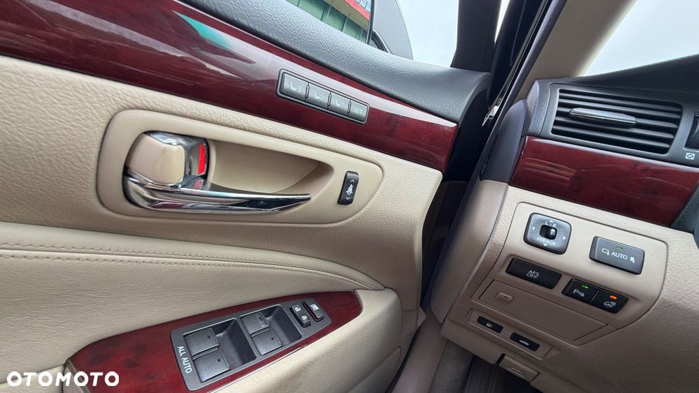 Lexus LS - 9