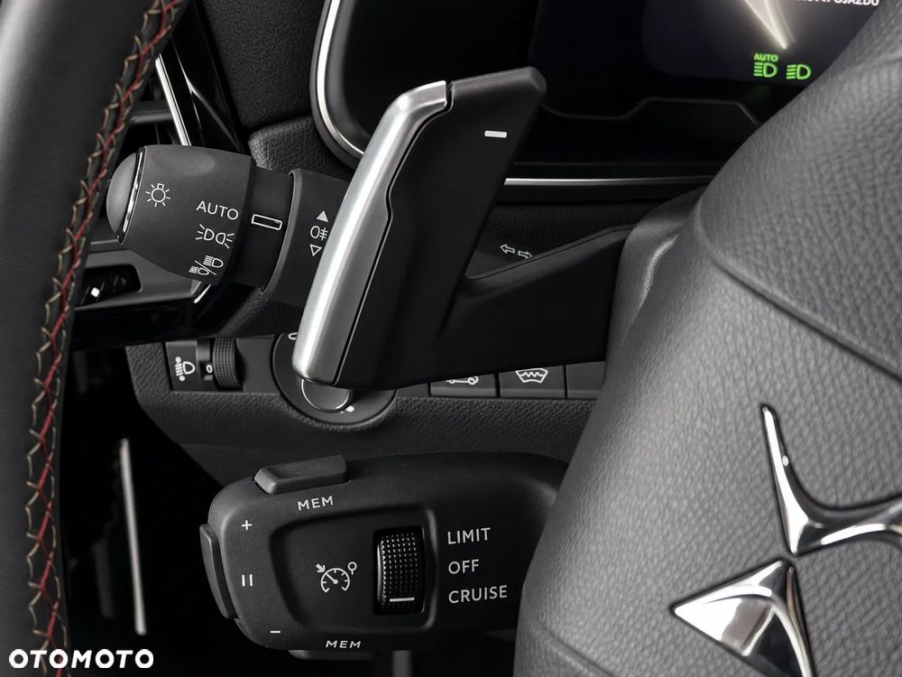 DS Automobiles DS 7 1.5 BlueHDi Performance Line + - 18