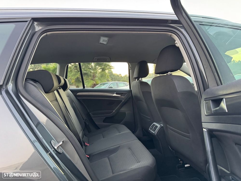 VW Golf Variant 1.6 TDi Confortline - 26