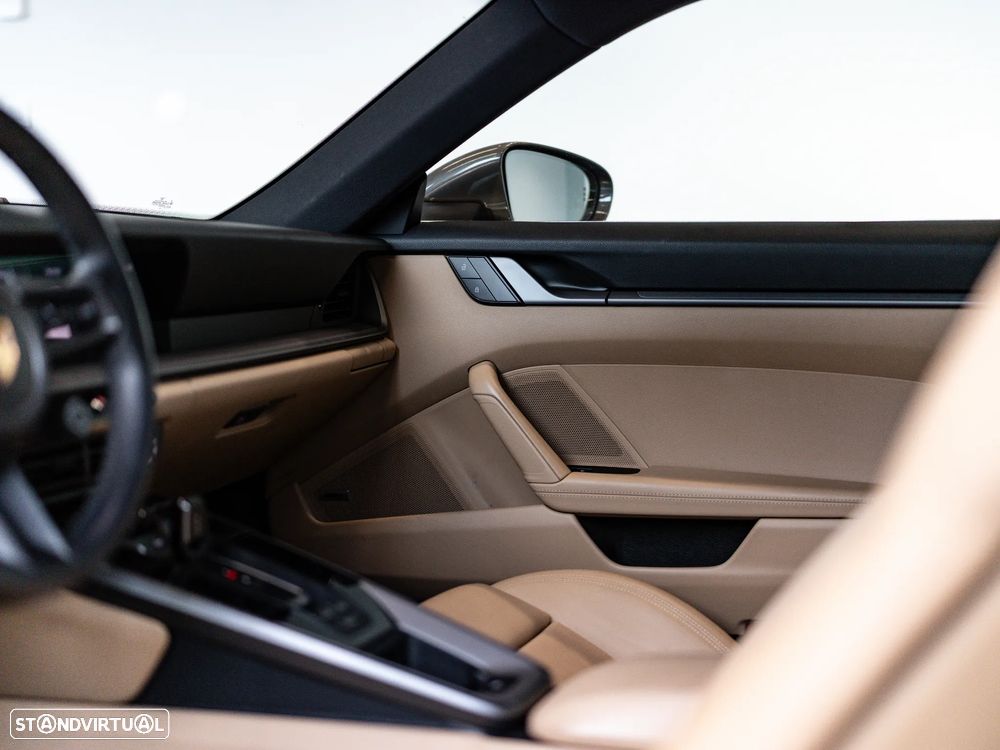 Porsche 911 (992) Carrera 4 PDK - 24