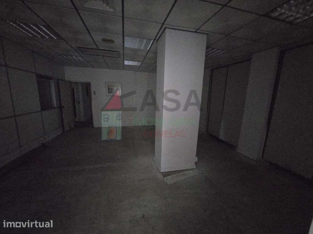 Loja com 470 m² na Calçada dos Barbadinhos, Lisboa - Grande imagem: 3/17