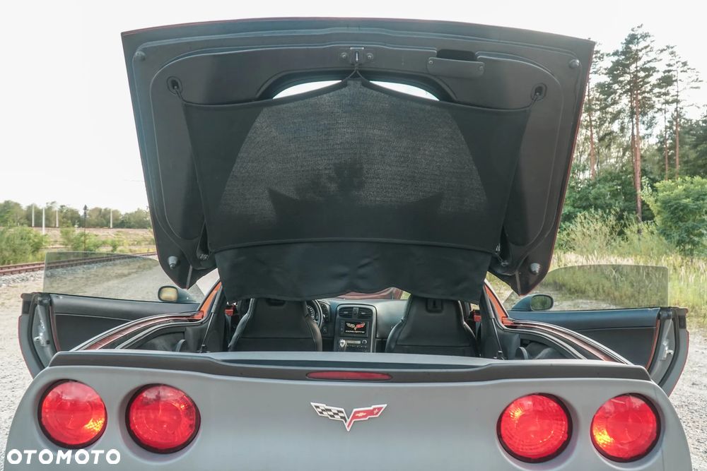 Chevrolet Corvette - 27