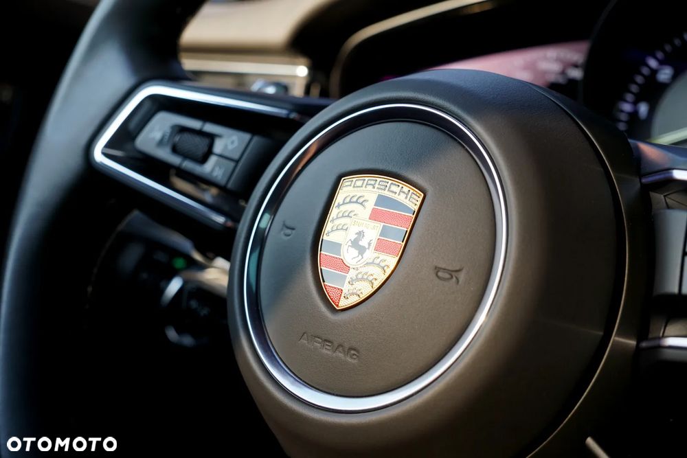 Porsche Panamera 4 E-Hybrid - 24