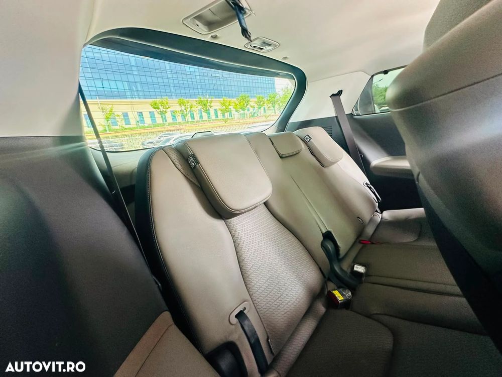 KIA Carnival 2024 — imagine 17