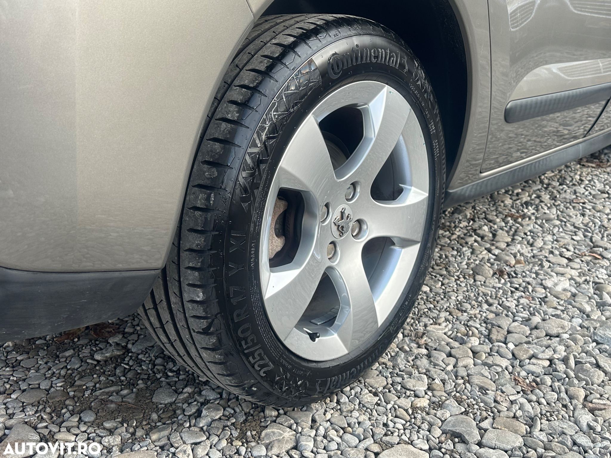Peugeot 3008 155 THP Premium - 28
