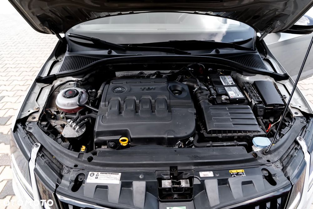Skoda Octavia 2.0 TDI 4x4 DSG RS - 29
