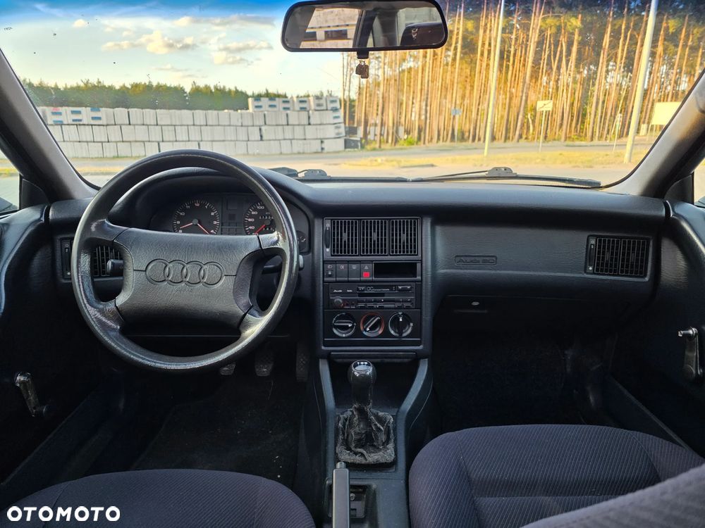 Audi 80 2.0 E - 25