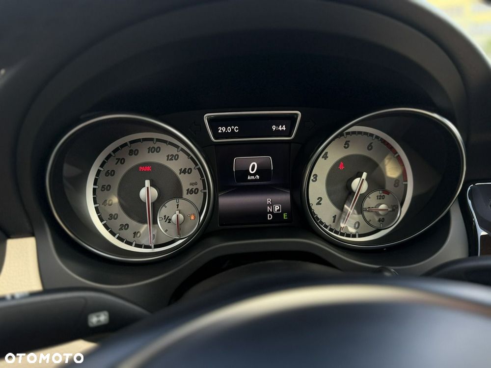 Mercedes-Benz CLA - 40