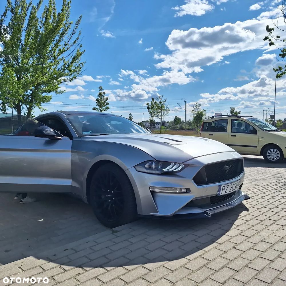 Ford Mustang - 1