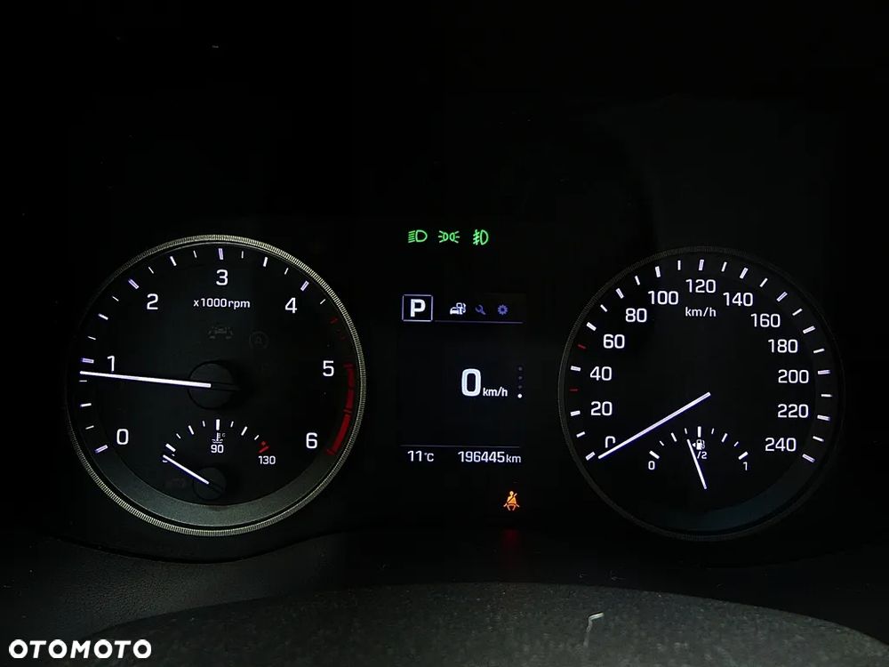 Hyundai Tucson 2.0 CRDi 4WD Automatik Advantage - 29