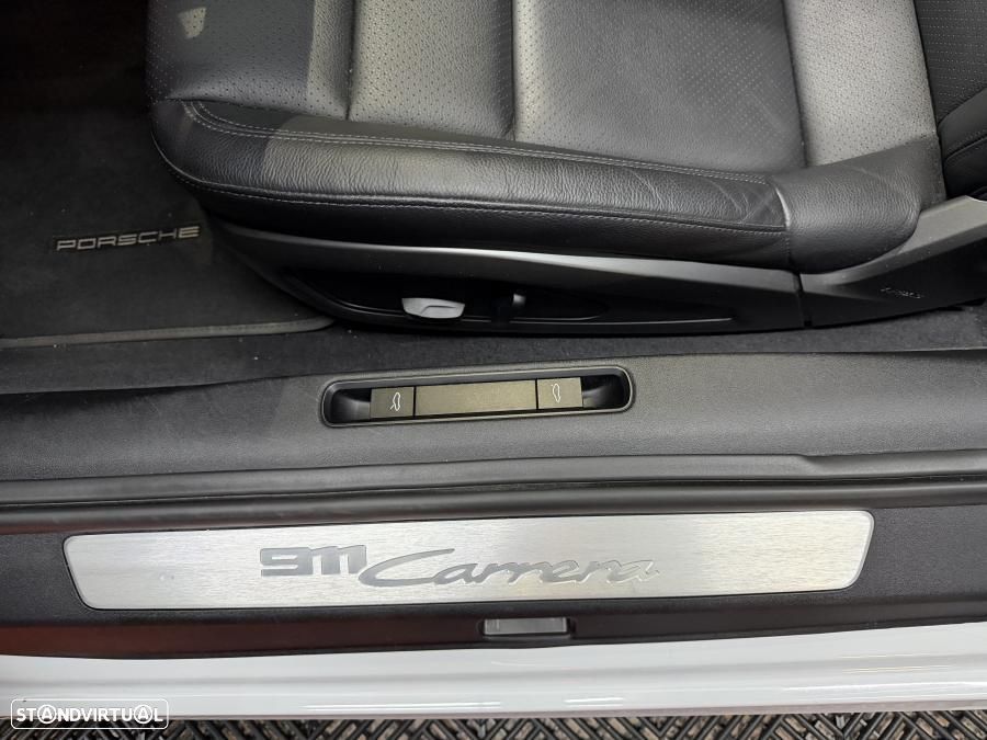 Porsche 911 (992) Carrera PDK - 13