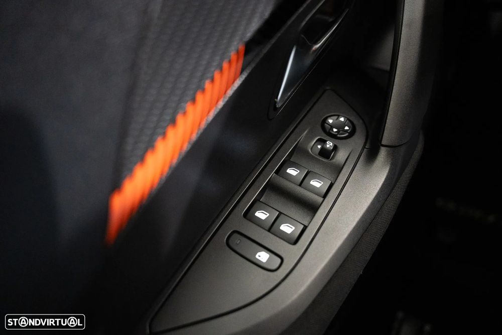 Peugeot e-2008 Active Pack - 14