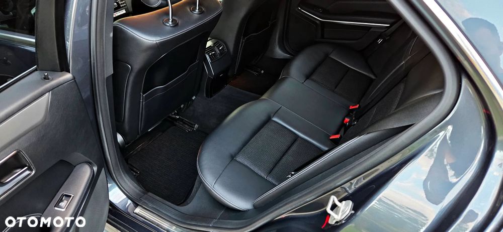 Mercedes-Benz Klasa E 200 CDI 7G-TRONIC - 32