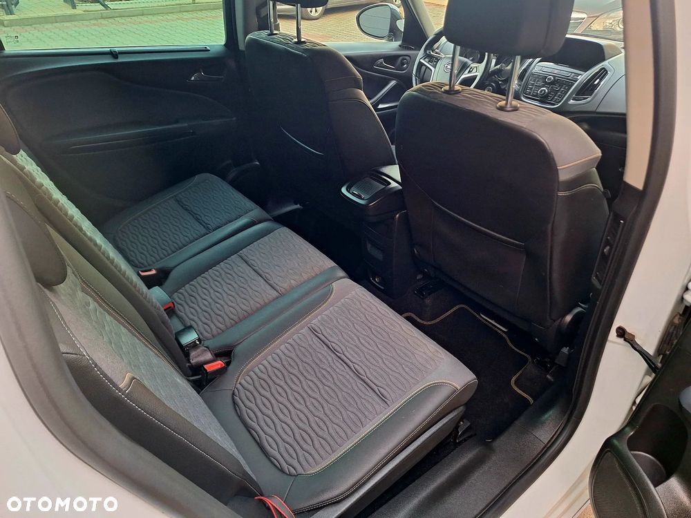 Opel Zafira - 11