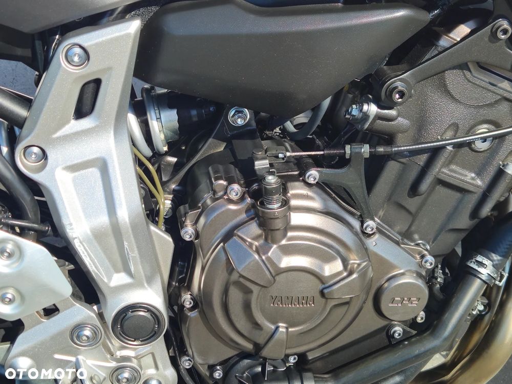 Yamaha MT - 27