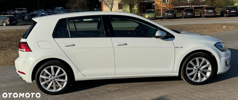 Volkswagen Golf - 8