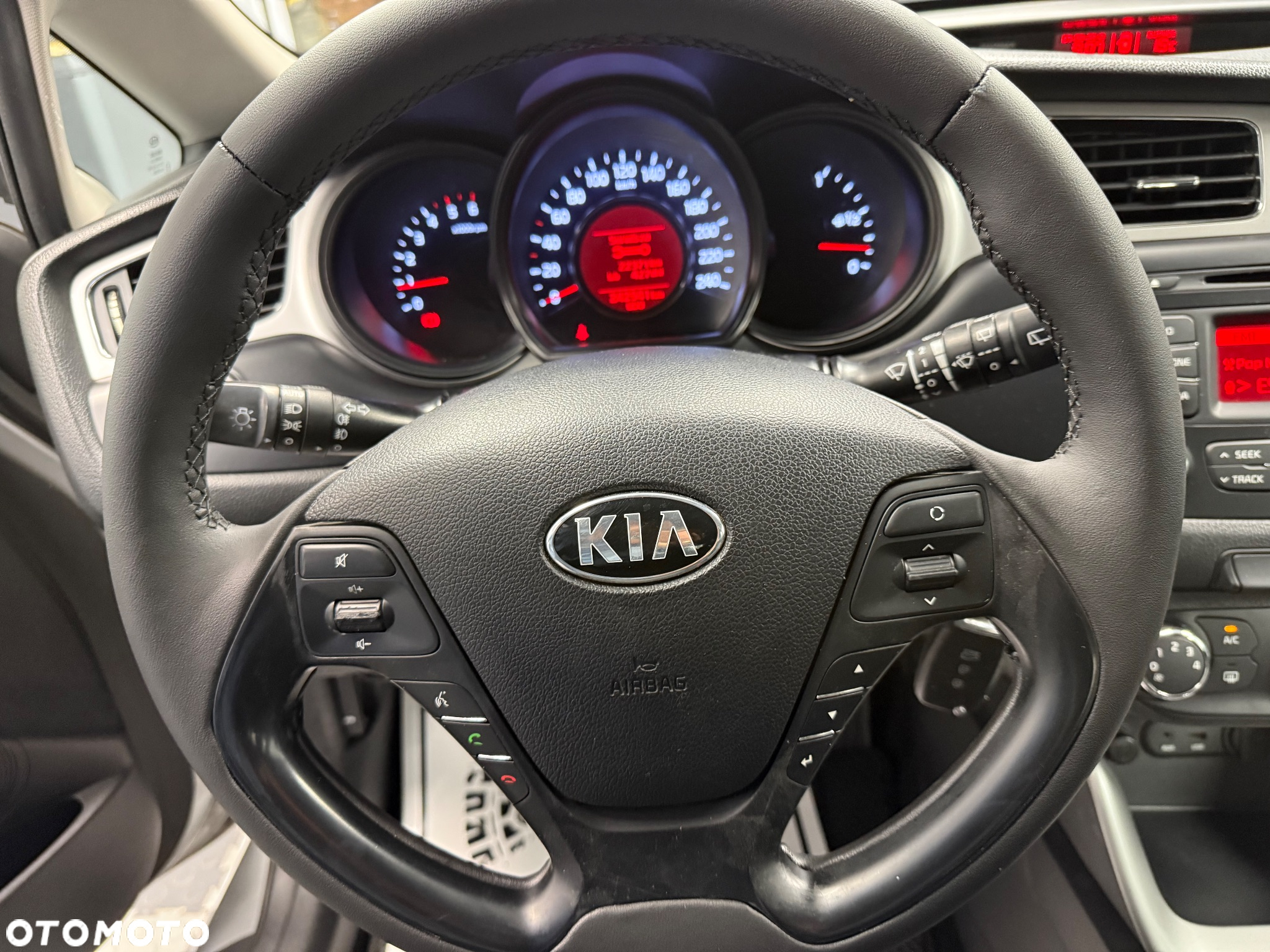 Kia Ceed - 13