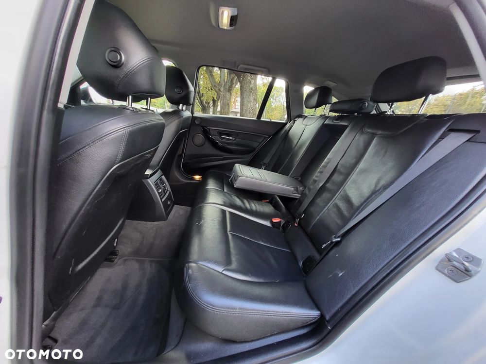 BMW Seria 3 320d Advantage - 23