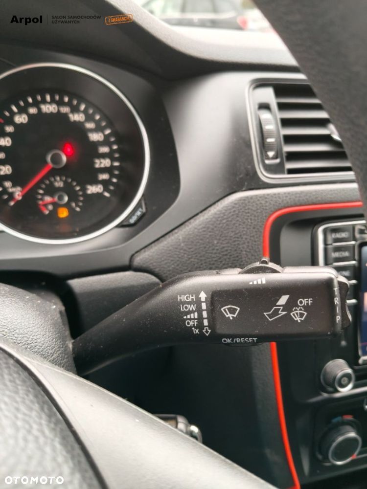 Volkswagen Jetta - 14