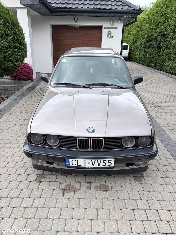 BMW Seria 3 318i - 3