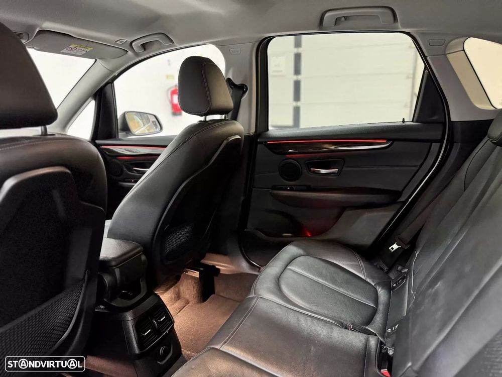 BMW 218 Active Tourer d Line Luxury - 45