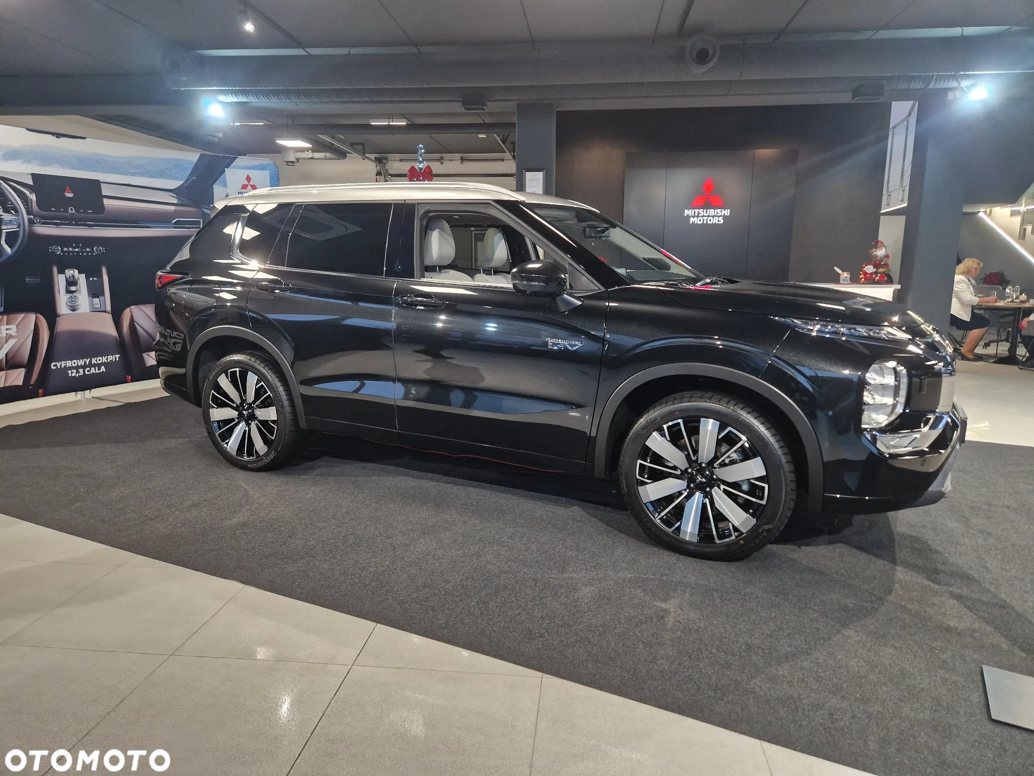 Mitsubishi Outlander - 13