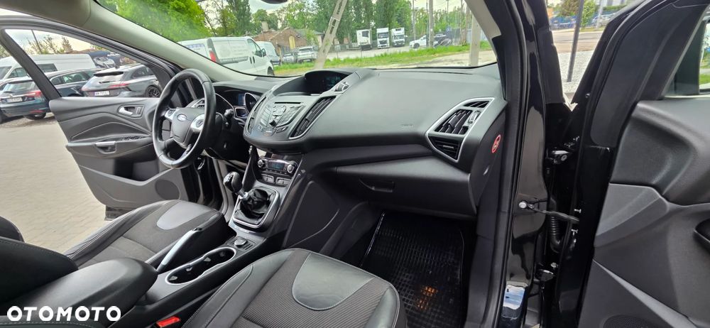 Ford Kuga 2.0 TDCi 2x4 Titanium - 35