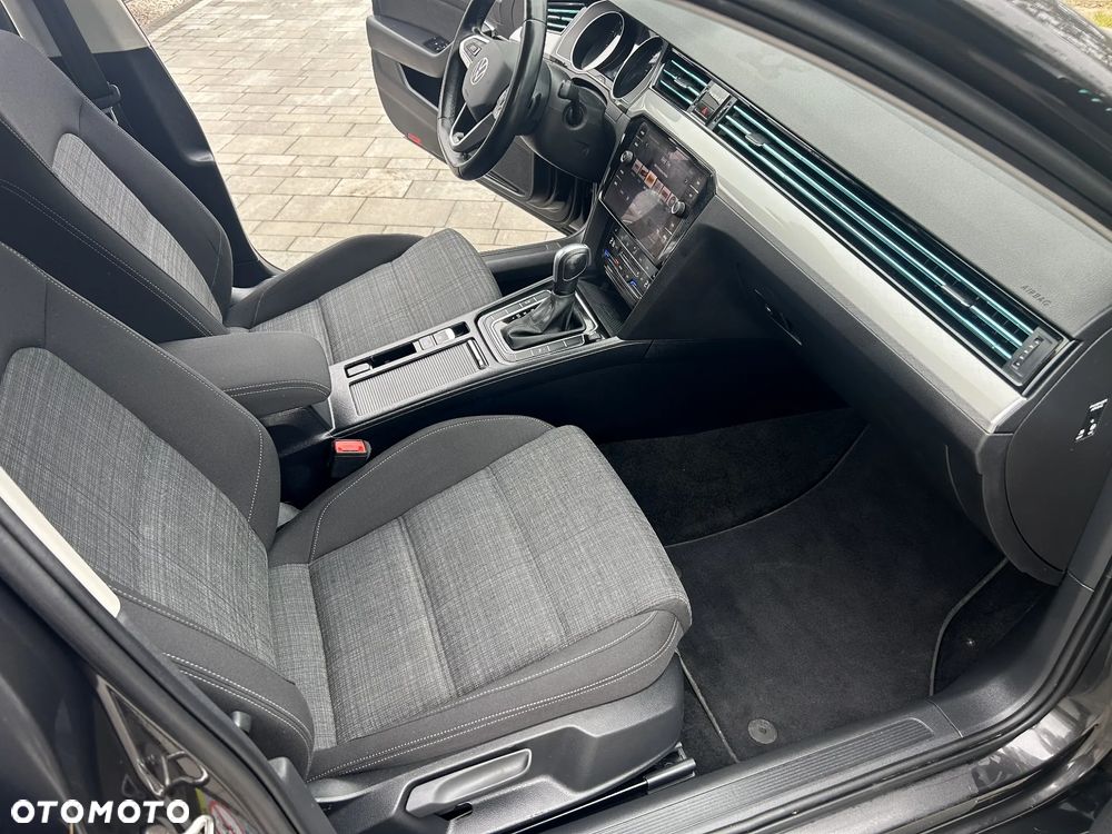 Volkswagen Passat 2.0 TSI Elegance DSG - 8