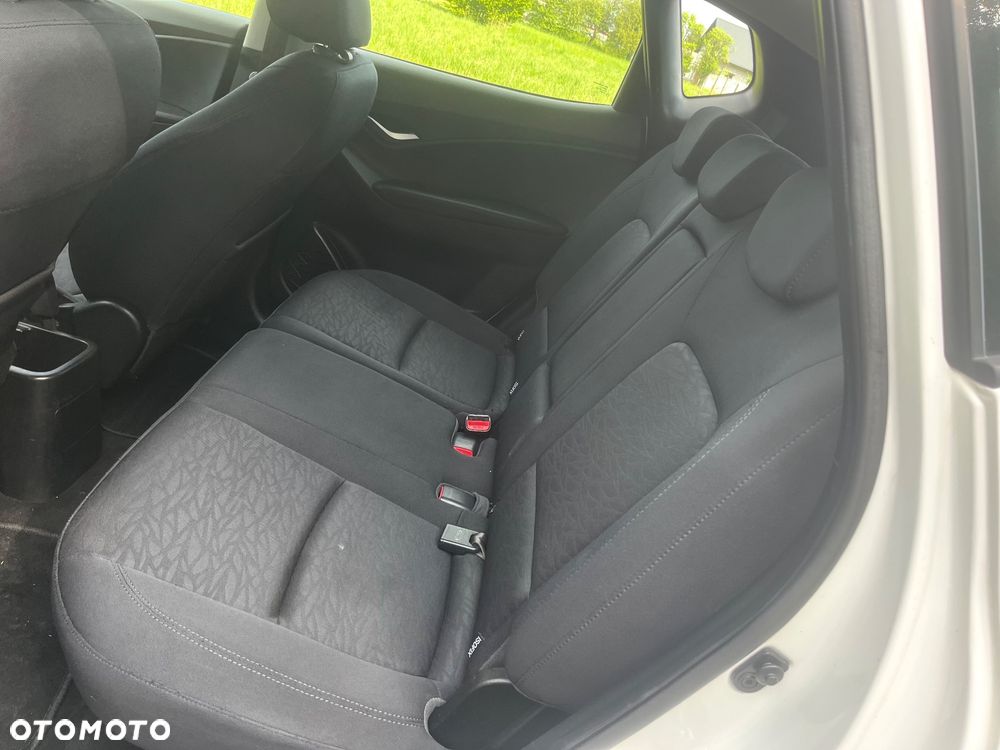 Hyundai ix20 1.4 blue Comfort - 16