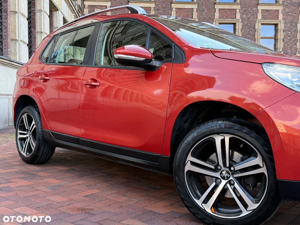 Peugeot 2008 1.2 Pure Tech Style S&S - 21