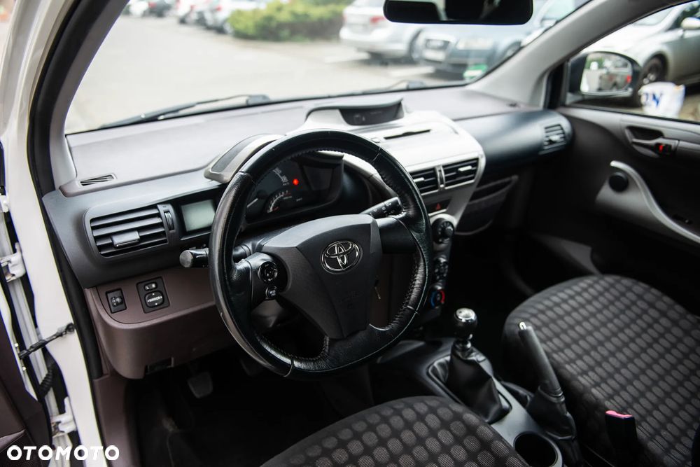 Toyota iQ 1.0 Sol - 16