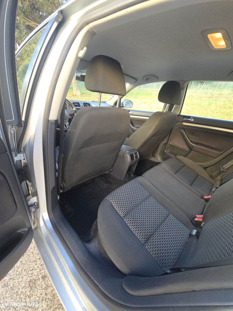 VW Golf Variant 1.6 TDi Confortline - 26