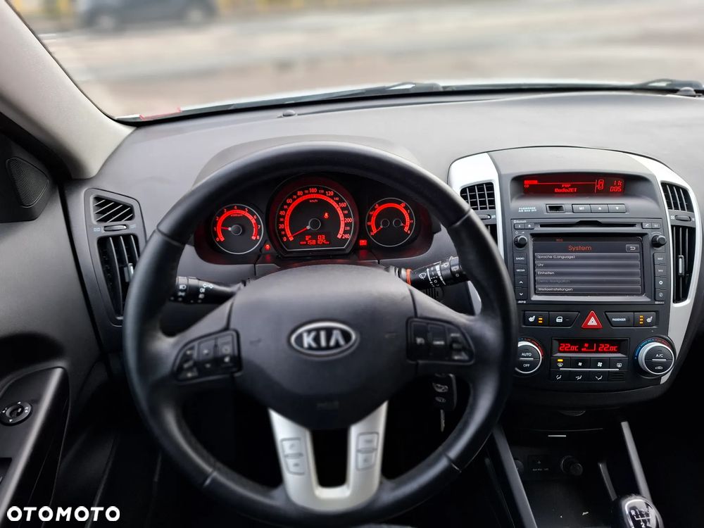 Kia Ceed 1.4 CVVT Dream-Team Edition - 20