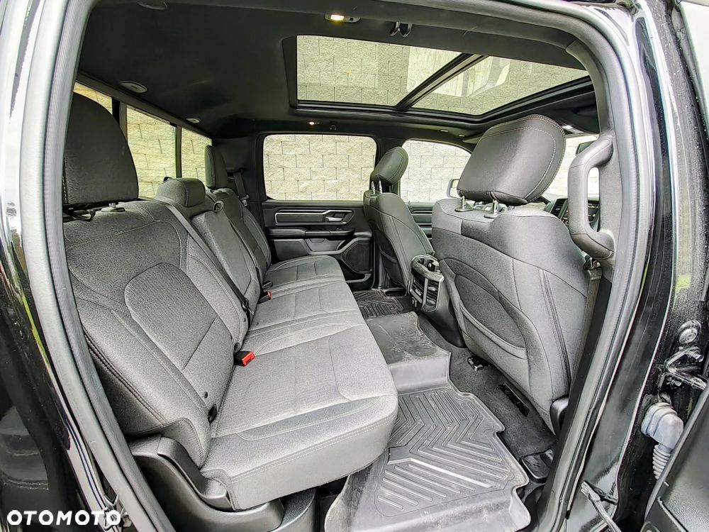 RAM 1500 5.7 Crew Cab Bighorn - 16