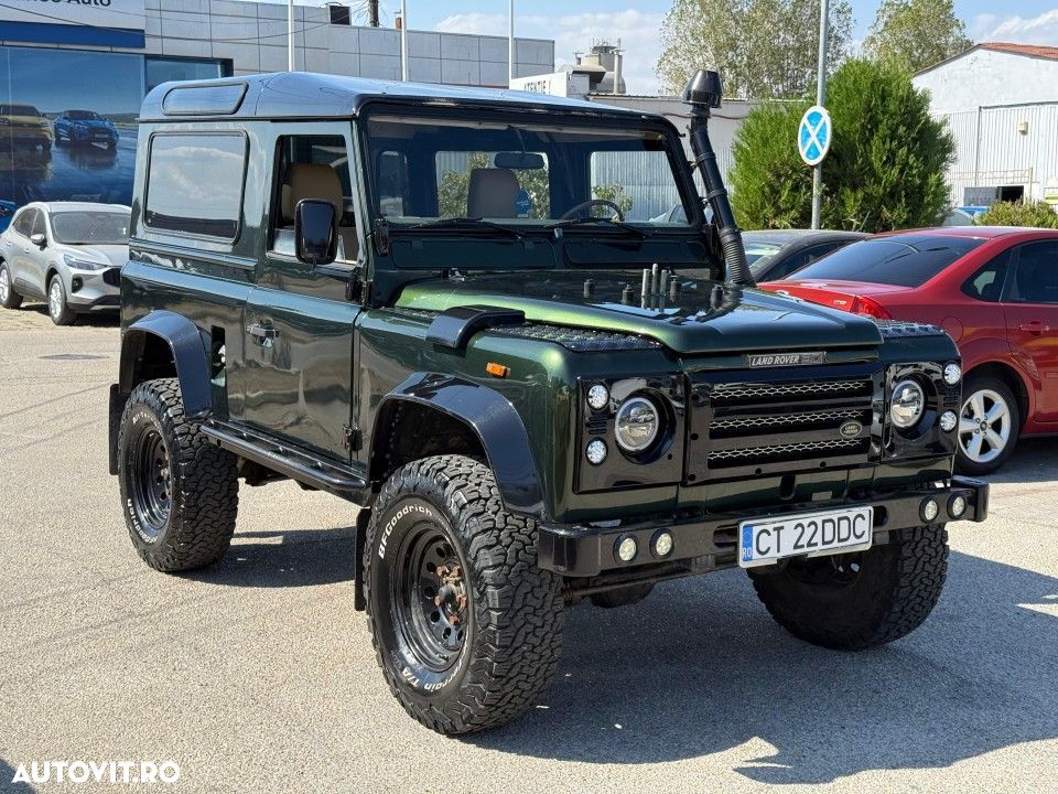 Land Rover Defender - 4