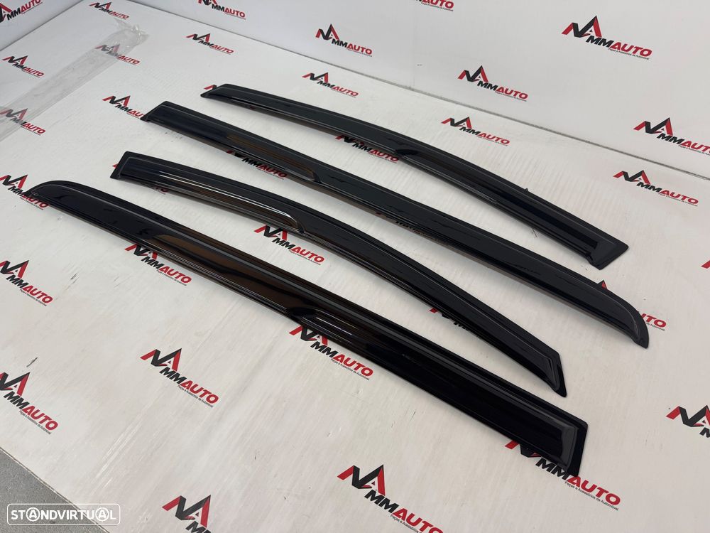 Chuventos Exteriores Kia Sportage KX5 Pretos - 3