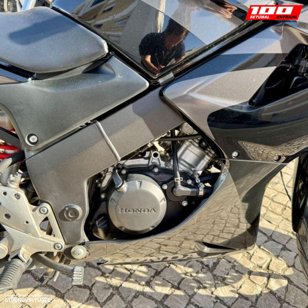 Honda CBR 125 - 9