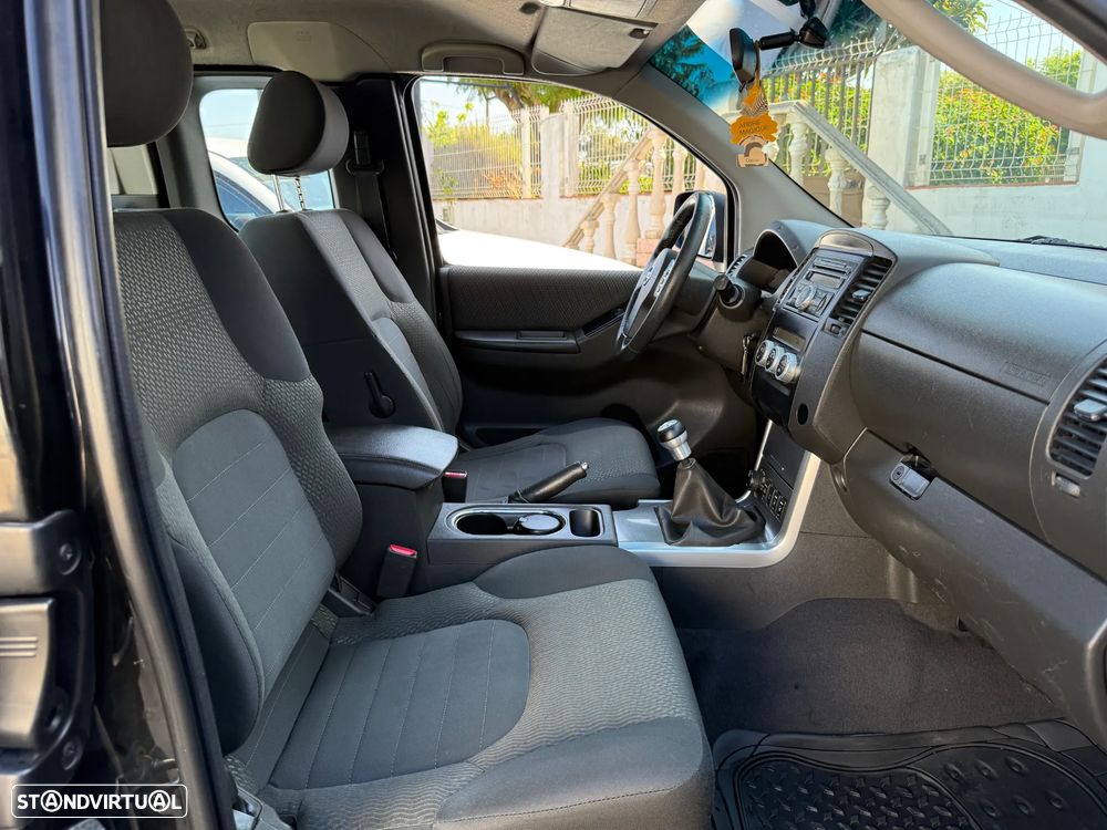 Nissan Navara 2.5 dCi KC SE 4WD - 25