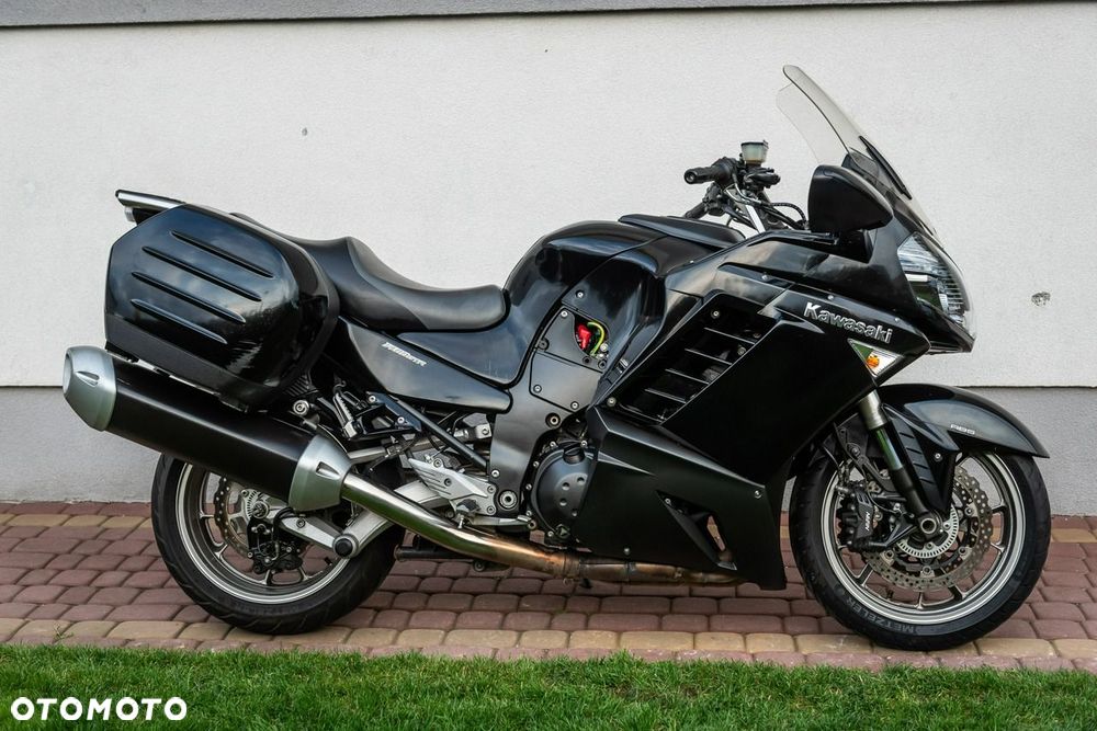 Kawasaki GTR - 6