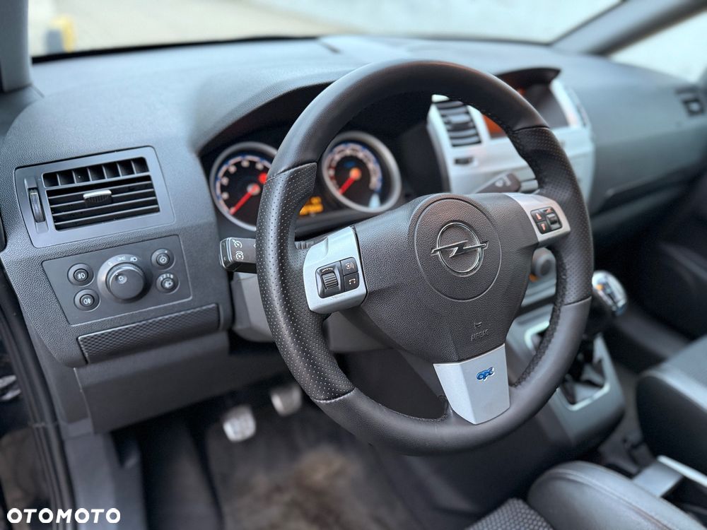 Opel Zafira OPC - 20