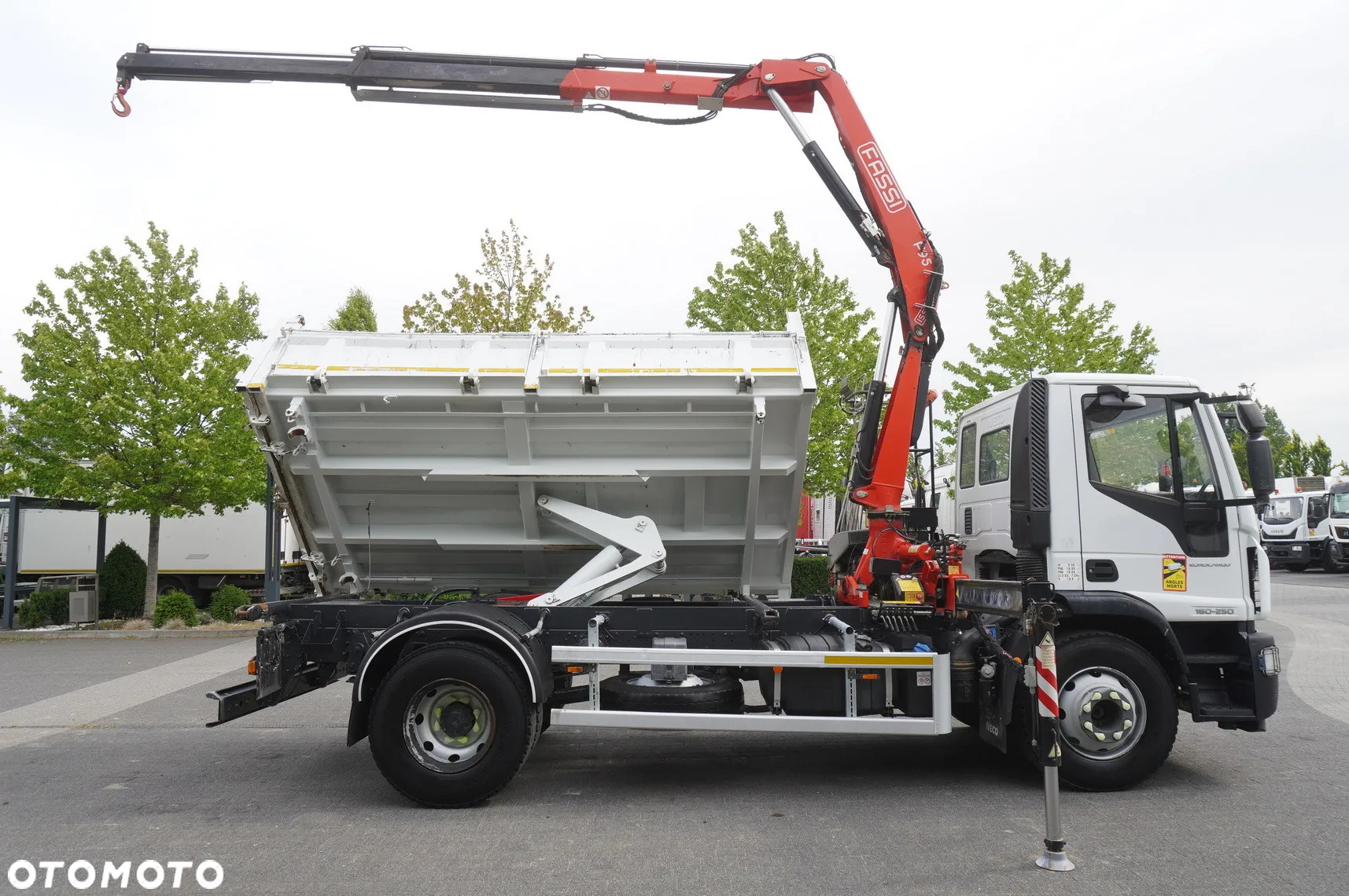 Iveco Eurocargo 160-250 / HDS Fassi F95 / 120 tys. km / wywrotka 3-stronna - 16