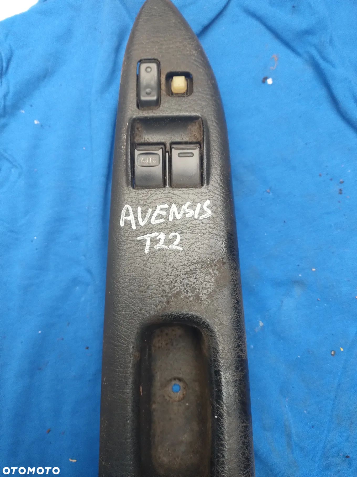 Toyota AVENSIS T22 przełacznik szyb lewy przód - 1
